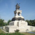 Monumentul ridicat în cinstea eroilor sanitari